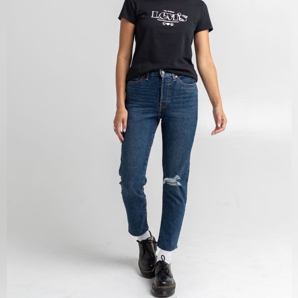 LEVI'S Wedgie Fit Straight Womens Jeans // Medium Destructed // Size 29